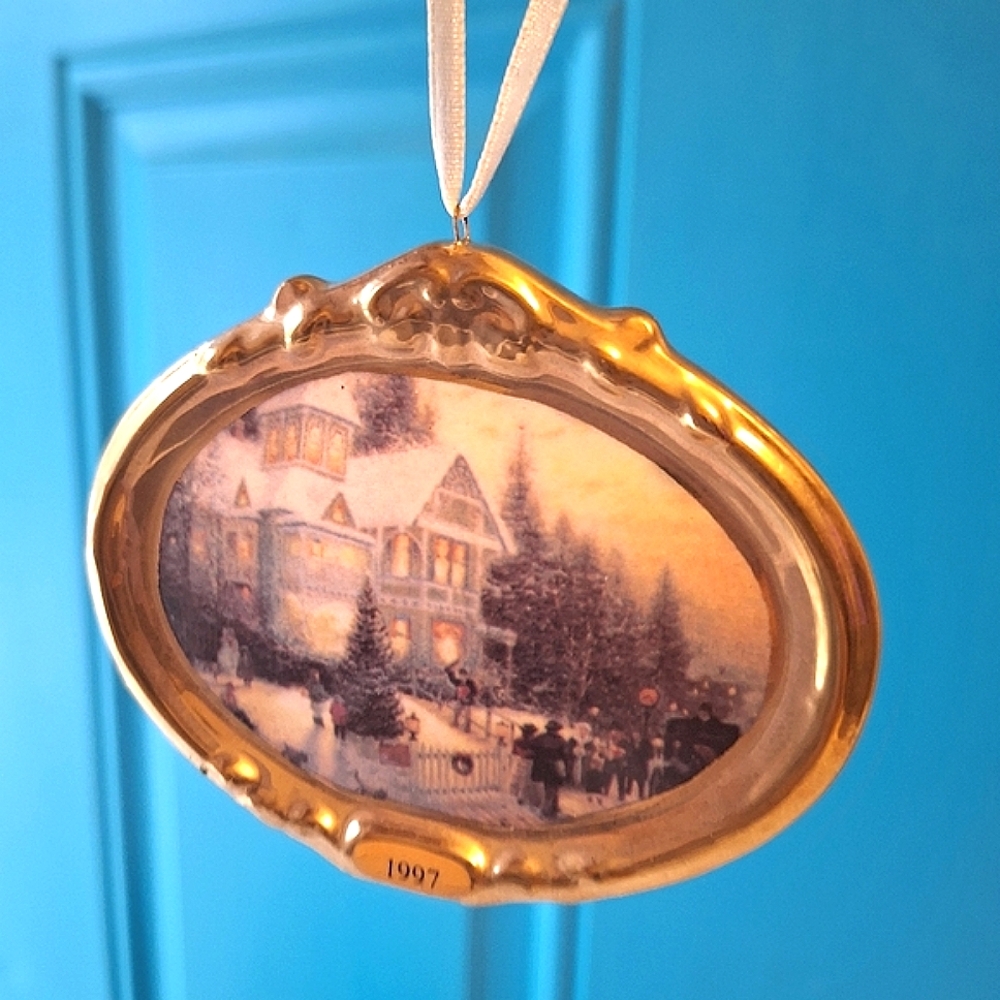 Thomas Kincaid Porcelain Ornament Collectible Artist Victorian Christmas Painter
